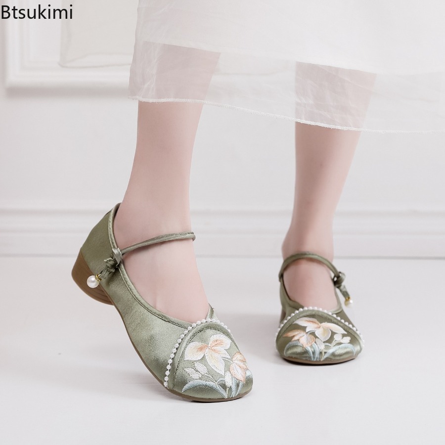 Ethnic Fashion Style - Fashion Embroidered Chinese Style Low Heeled
